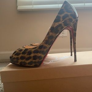 Christian Louboutin New Very Prive Patent leather Leopard